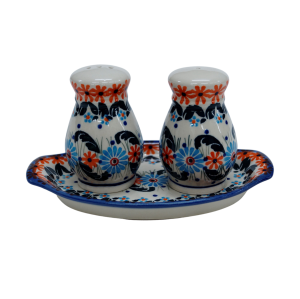 Salt and pepper shakers (A12 D91)