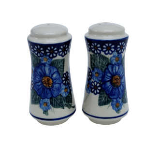 Salt and pepper shakers (A16 D74)  