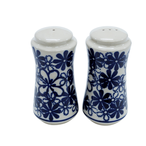 Salt and pepper shakers (A16 D39)