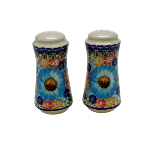 Salt and pepper shakers (A16 D61)