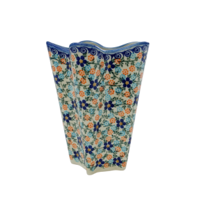 Flower vase (A104 D83)