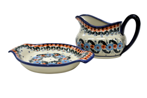 Sauce boat with a tray (A37 D91) 
