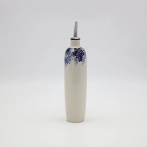 Olive oil bottle (A539 D118)     