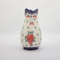 Klasyczny dzbanek ceramiczny z Bolesławca to wszechstronne i niezwykle eleganckie naczynie.