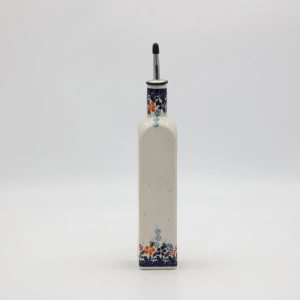 Olive oil bottle with pourer square (A544 D23)