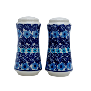 Salt and pepper shakers (A16 D98)