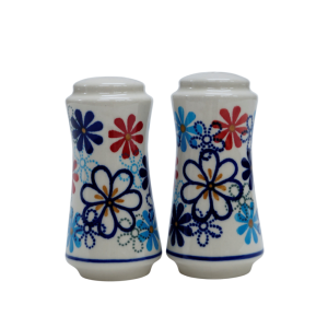 Salt and pepper shakers (A16 D44)