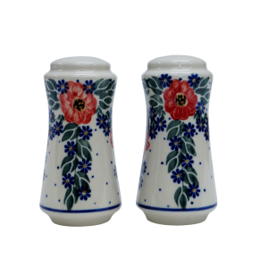 Salt and pepper shakers (A16 D56)  