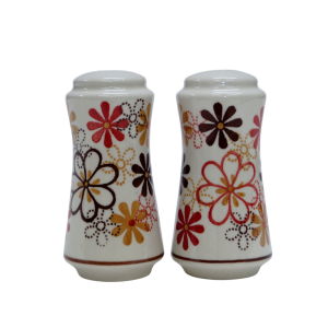 Salt and pepper shakers (A16 D63)   