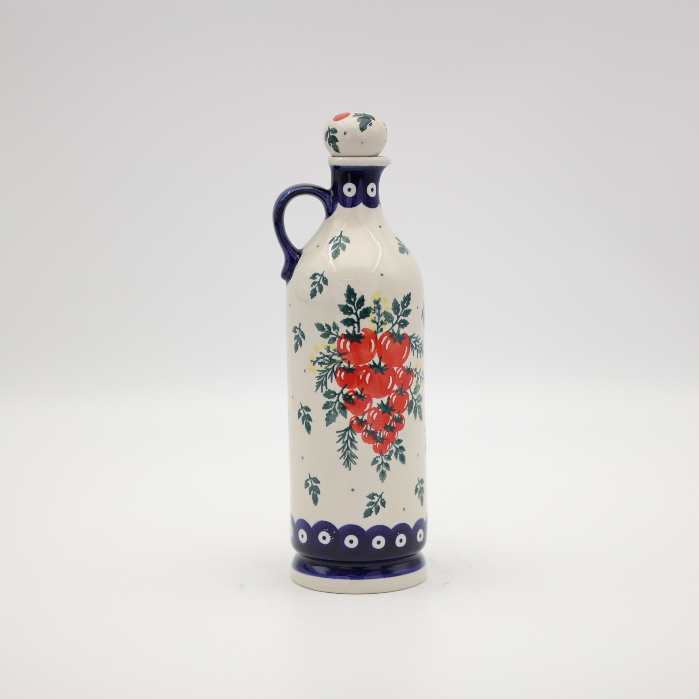Handcrafted Polish Pottery: 100% hand-painted and stamped by master artisans in Poland.