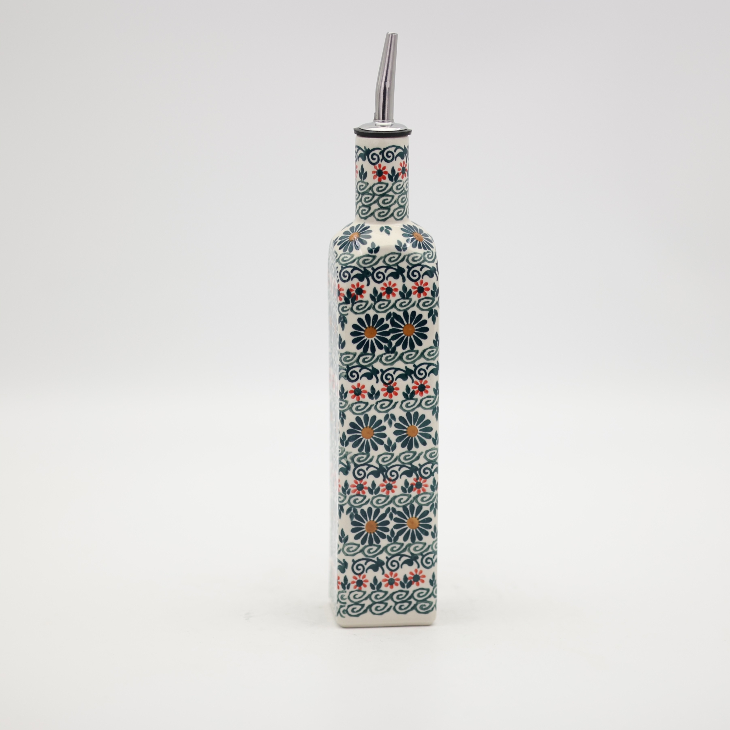 Authentic Polish Pottery: Hand-painted and stamped by master artisans in Bolesławiec, Poland.