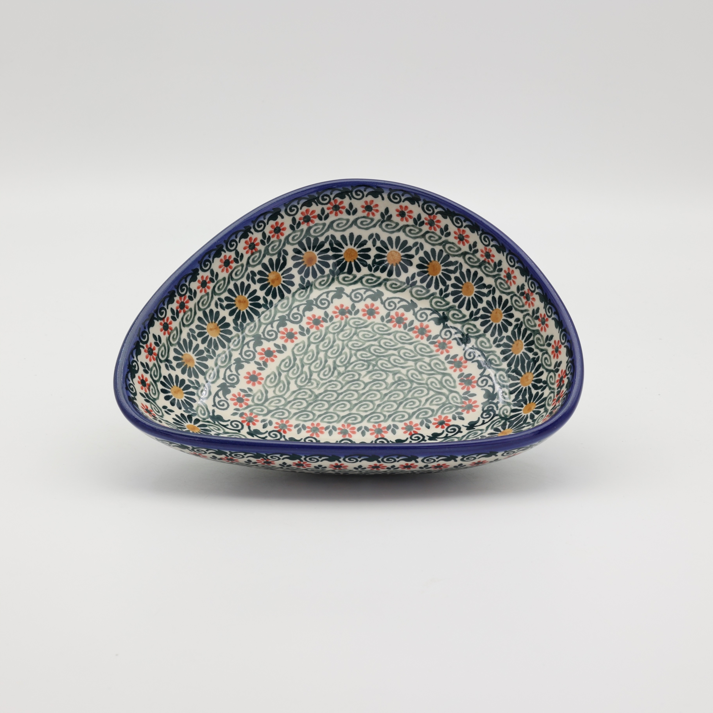 Handcrafted Bolesławiec ceramic bowl.